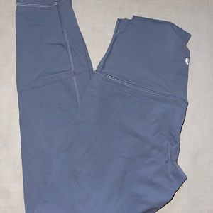 Lululemon Size 4 Aligns